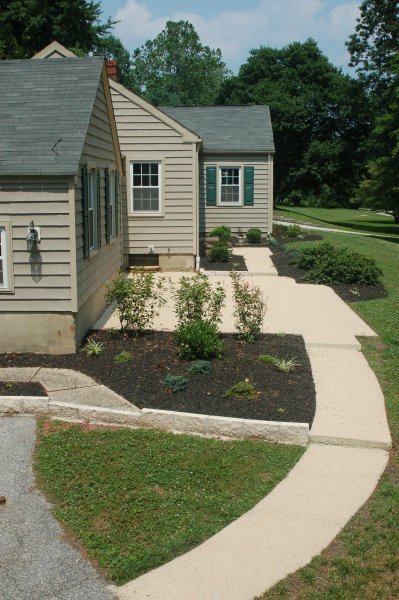 3-Front Patio.JPG